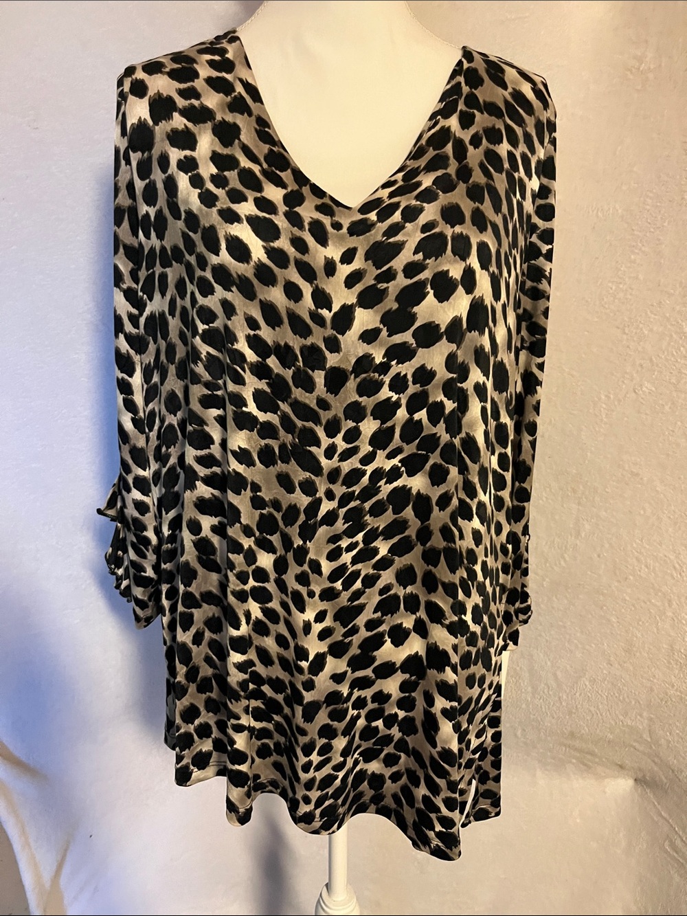 Clara Sun Woo Black & Cream Leopard V-Neck Tunic